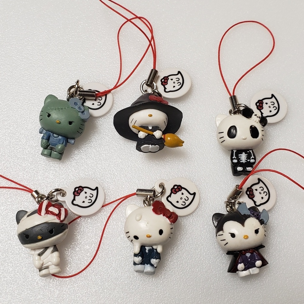 (Rare) Hello kitty monster collection charms